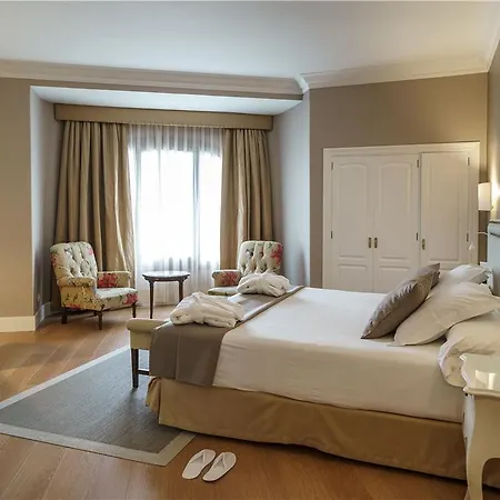 Отель Carlton 5*
