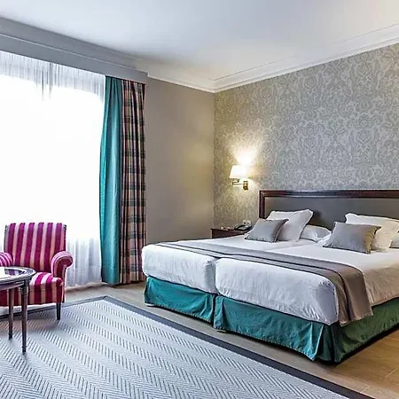 Carlton Hotel