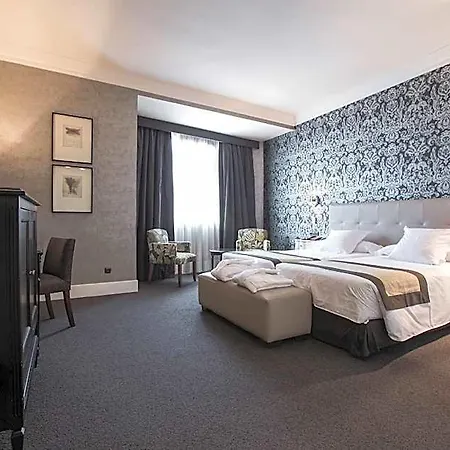 Carlton Hotel 5*