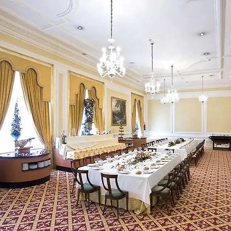 Carlton Hotel 5*