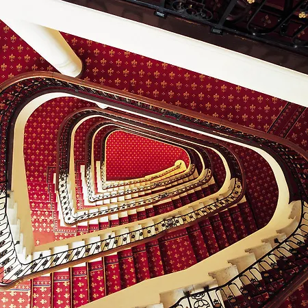 Carlton Hotel 5*