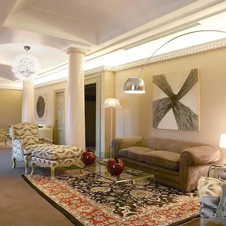 Carlton Отель 5*