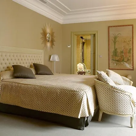 Отель Carlton 5*