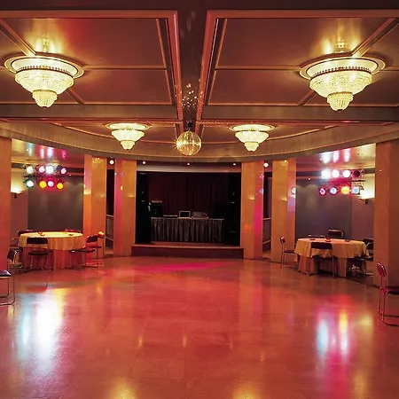 Carlton Hotel