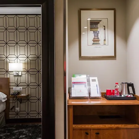 Отель Carlton 5*