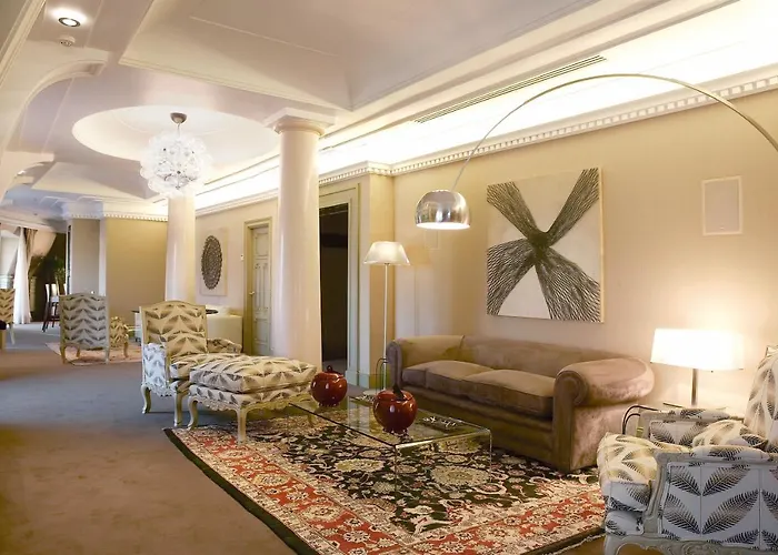 Carlton Отель 5*