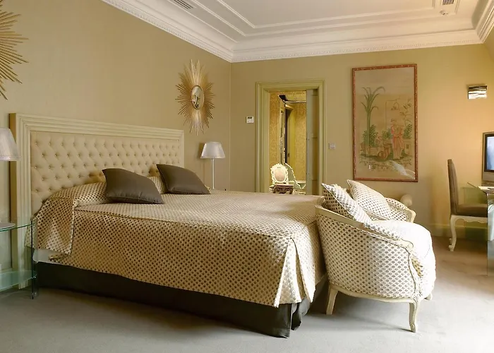 Отель Carlton 5*