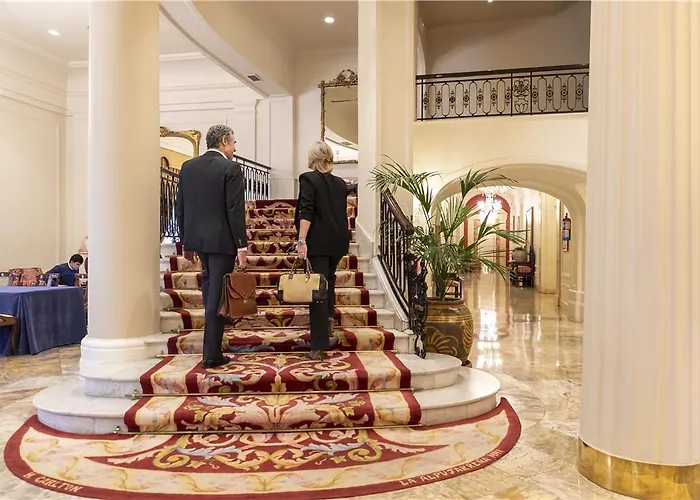 Carlton Отель Бильбао