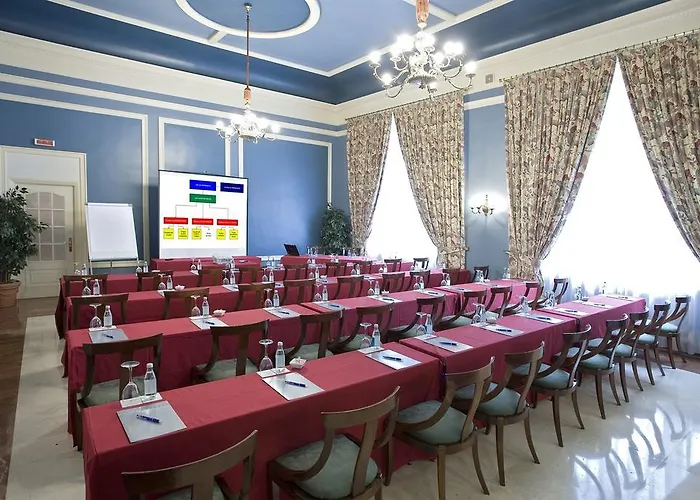 Отель Carlton 5*