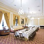 Carlton Hotel 5*
