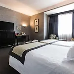Carlton Hotel