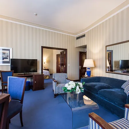 Carlton Hotel 5*