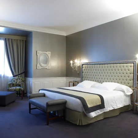 Hotel Carlton