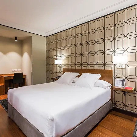Carlton Hotel