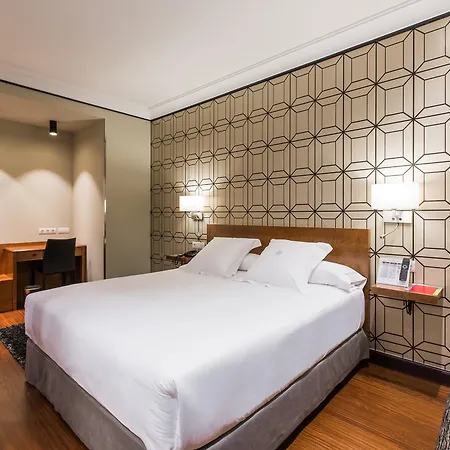 Carlton Hotel