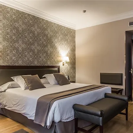 Carlton Hotel 5*
