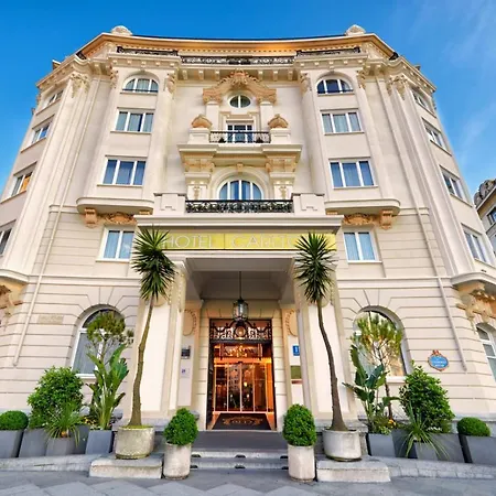 Carlton Hotel